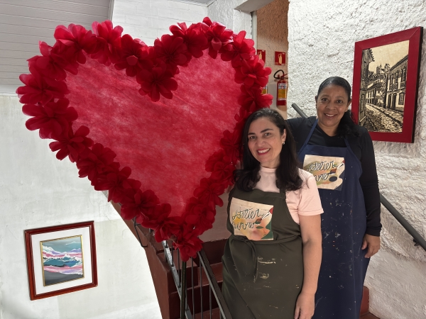 Cultura prepara decoração e bazar para as mães