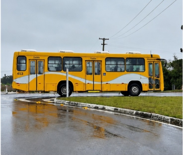Ônibus da Expresso Presidente circula para testes em Cachoeira 