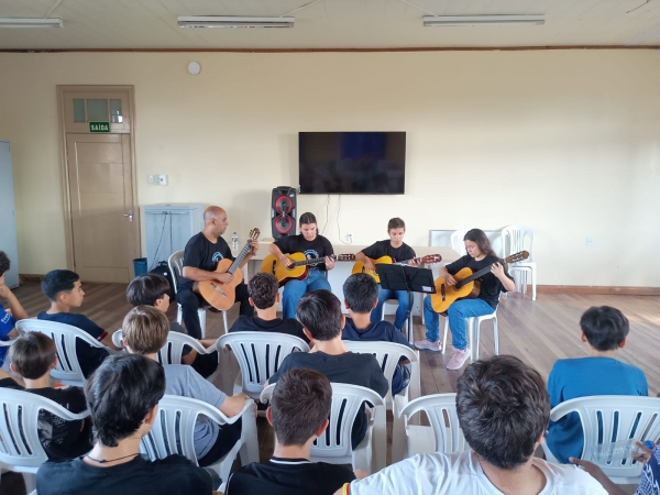 Instituto João Neves promoveu 1ª Exposição Artística e Concerto Didático