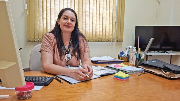 Monitores nas escolas será um desafio em 2026