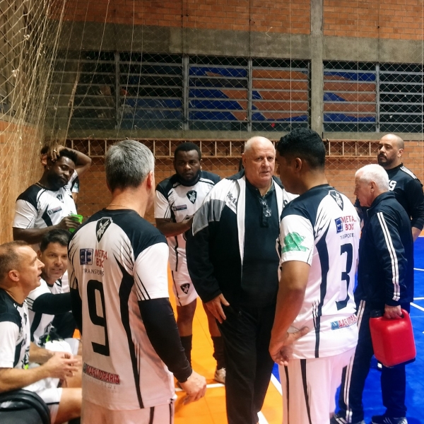 Veterano 45 define finalistas nesta terça-feira no Derlizão