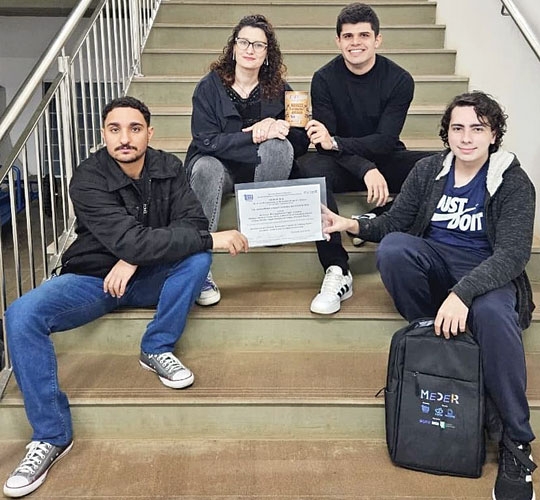 Robô que sobe escadas dá bronze à UFSM/Cachoeira