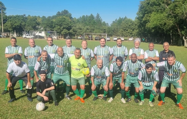 Juventude comemora 54 anos com novo uniforme