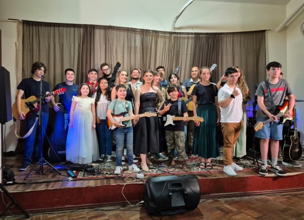 Recital de Alunos lotou o Clube de Subtenentes 