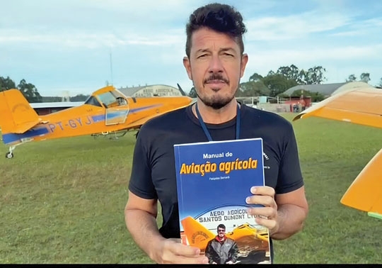 Um livro de quem entende muito de aviação agrícola