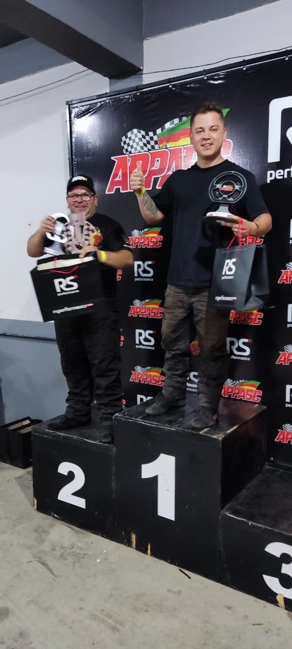 Pilotos de Cachoeira no pódio em Santa Cruz