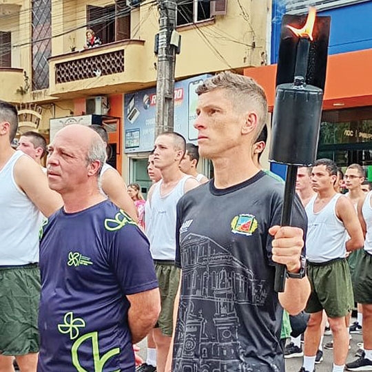 Fogo da Pátria brilha no céu de Cachoeira