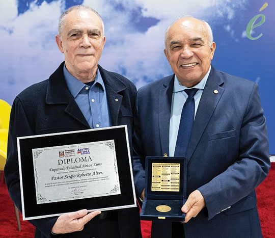 Sérgio Alves recebe a Medalha da Assembleia