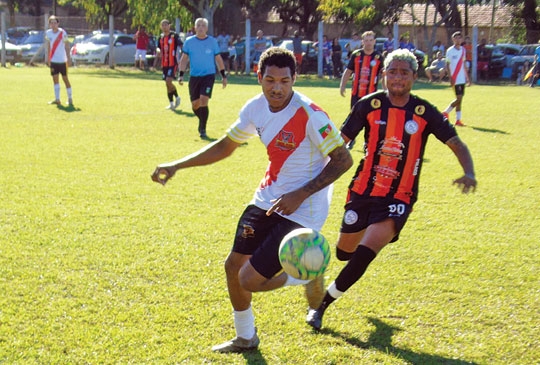 Rosário vence e embola a Segundona