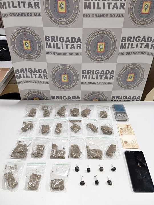 Suspeito de tráfico é preso pela Força Tática