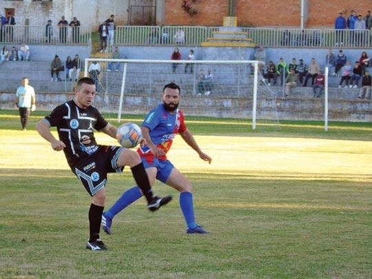 132 times querem os campeonatos de campo e futsal