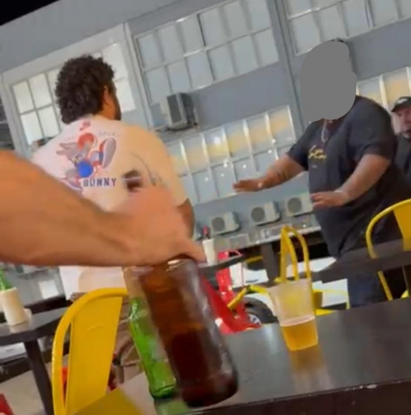 Homem é baleado em briga em posto de gasolina no Centro