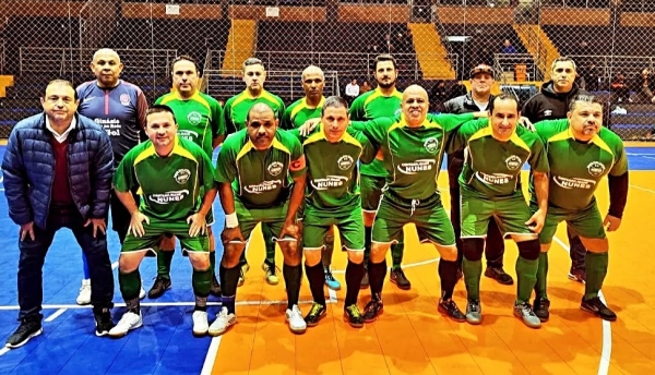 Quatro gols na abertura do futsal 45 anos