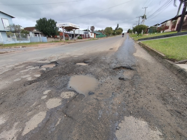 Condições da Rua Botucaraí indigna morador 
