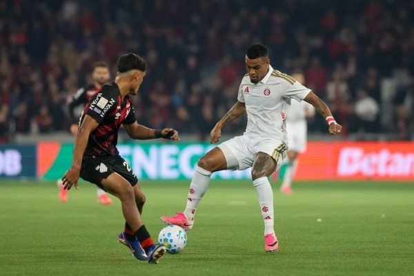 Inter vacila na defesa e leva 2 a 0 do Furacão 