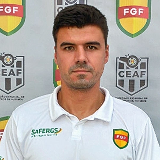 Mauricio Penna na escala de Avenida x Ypiranga pelo Gauchão