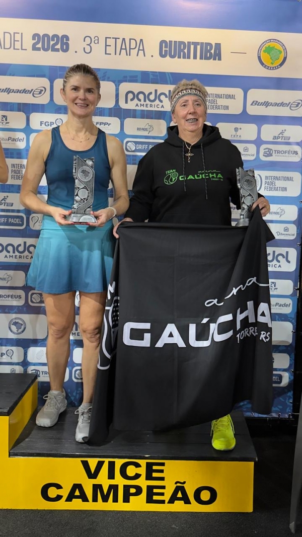 Claudia Freiberg é vice-campeã  no padel em Curitiba 