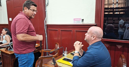 Na despedida, Alvaro critica deputado Tatsch