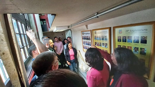 Câmara descerra placas