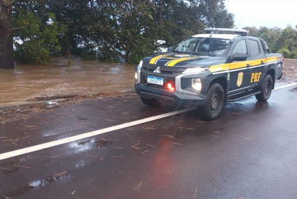 BR 153 prestes a ser bloqueada pela enchente em Cachoeira do Sul 