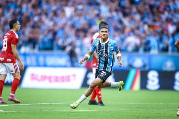 Grêmio goleia o Inter por 3 a 0 na Arena