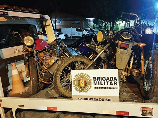 Patrulha Rural apreende armas e motos suspeitas
