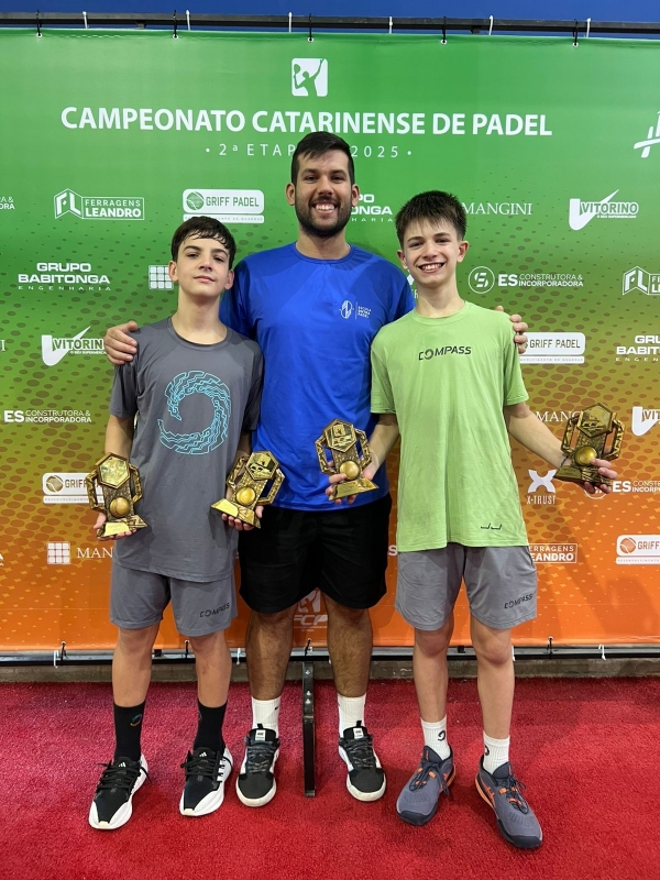 Benício Fardin conquista dois títulos no padel em Joinville