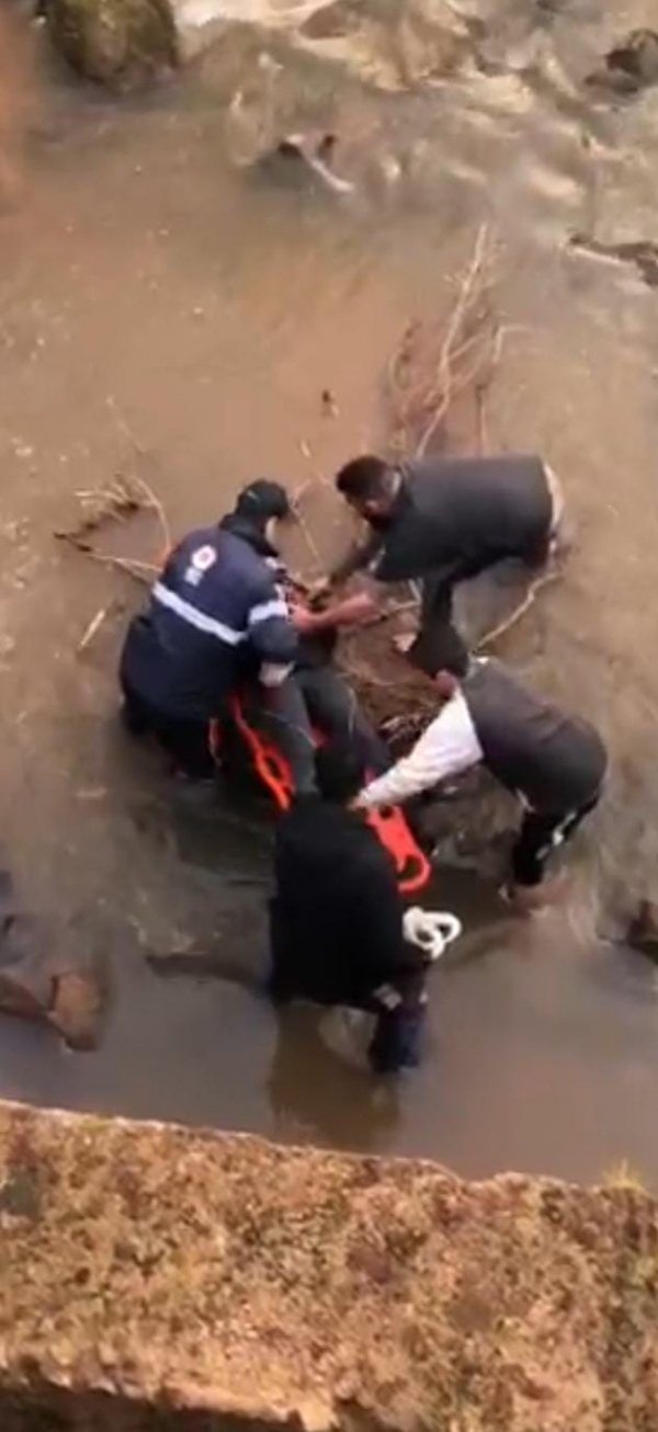 Mulher é resgatada em arroio e levada para o HCB 