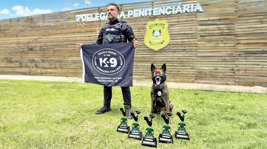 Cachoeirense prepara cão top da polícia