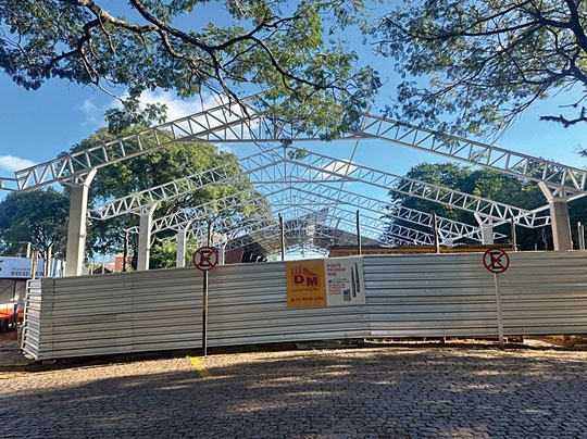 Rua Coberta para fim de agosto