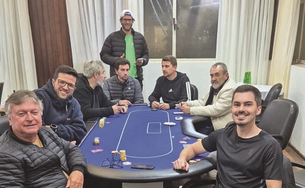 Rodada mexe na liderança do SRB Pôquer