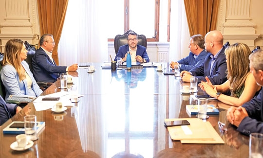 Cachoeira pede delegacia para o campo