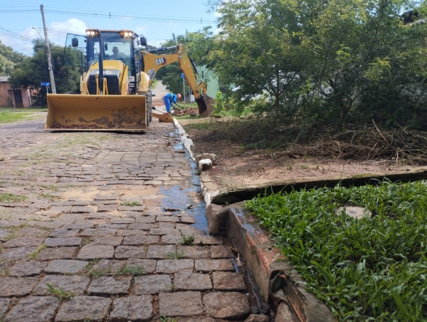 Problemas na rede de esgoto geram reclamações de moradores 