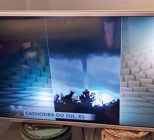 Formação de nuvem funil foi avistada em Cachoeira