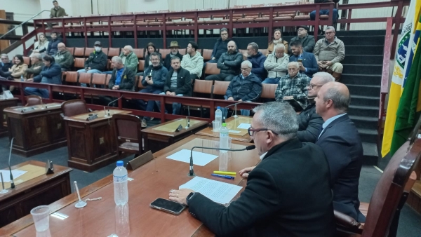 Divergências marcam debate sobre o rotativo pago na Câmara