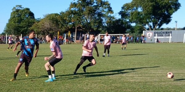 Palermo vira, goleia o Rosário e avança na Segundona