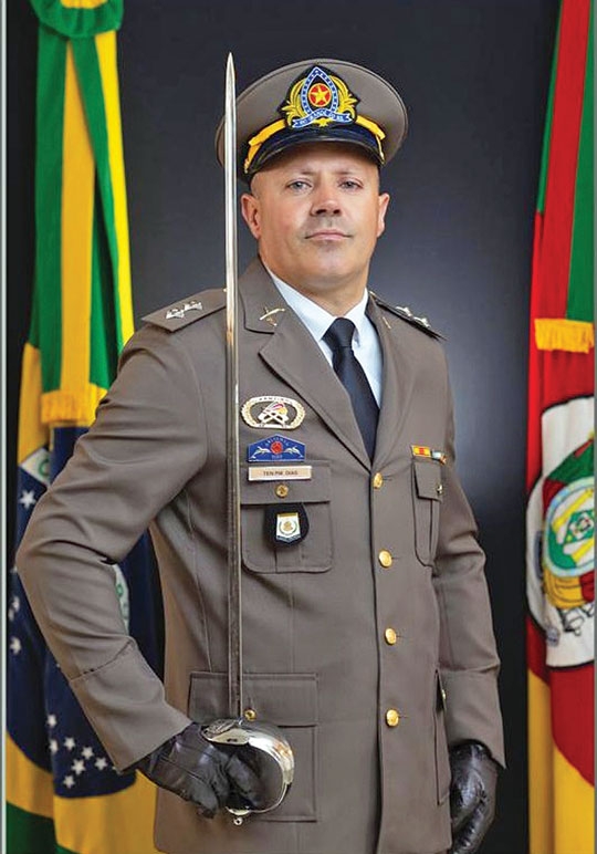 18 são promovidos na Brigada e Bombeiros