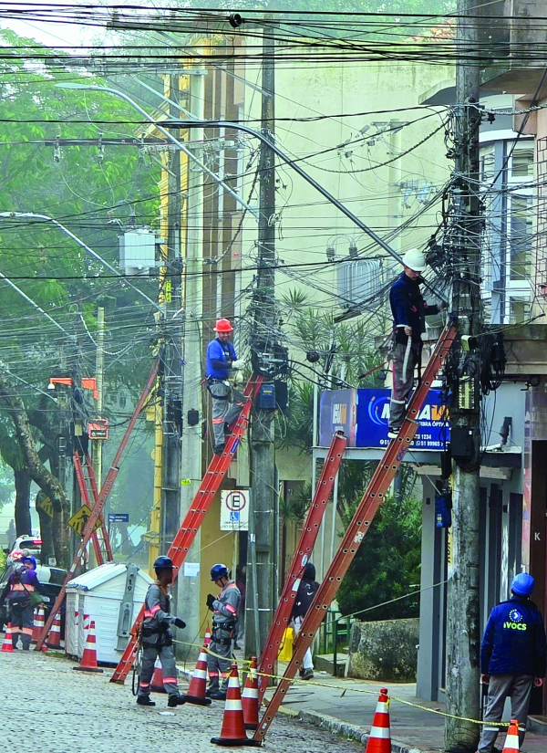 Prefeitura retoma nesta quarta-feira o mutirão para remover fios dos postes