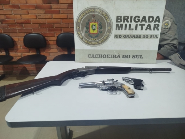 Armas são apreendidas pela BM em Cachoeira do Sul