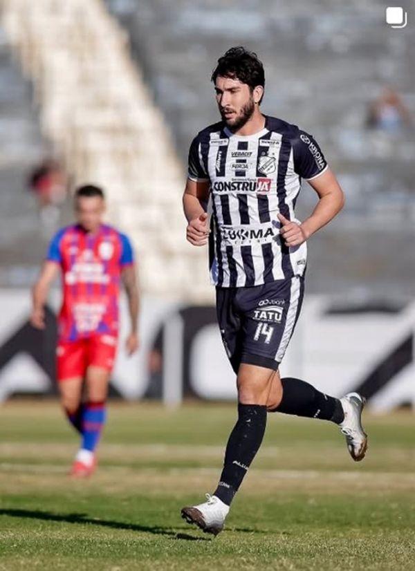 Zagueiro Adriel vai às oitavas da Série D do Brasileirão