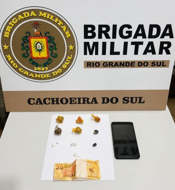 Força Tática pega drogas no Bairro Cristo Rei