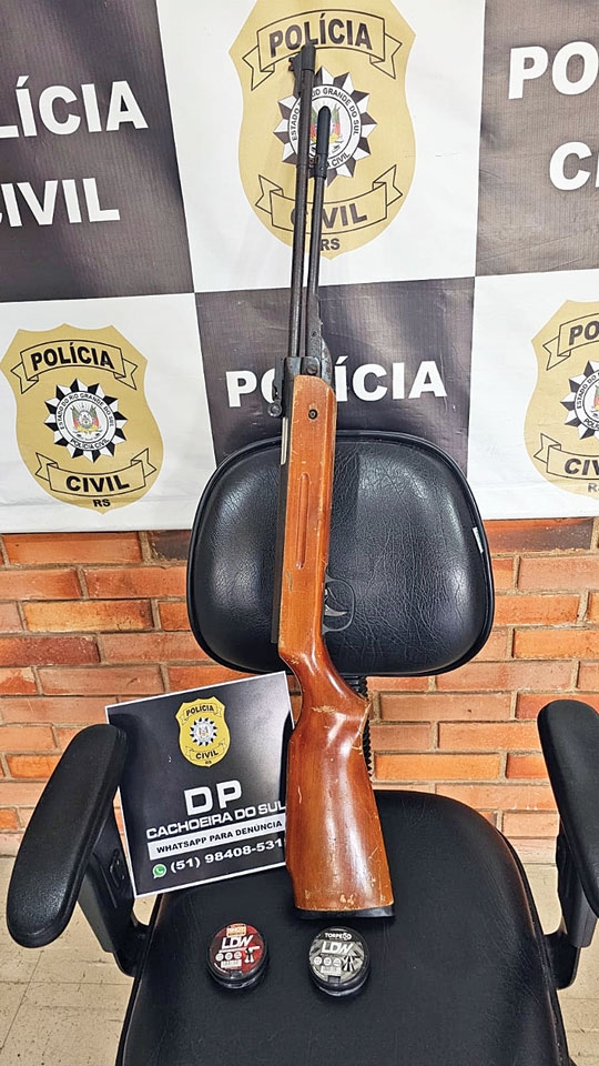 Arma de pressão apreendida no Oliveira