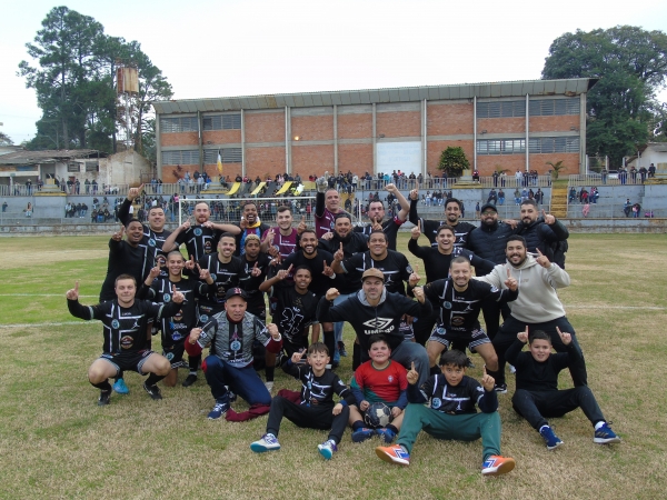 Quatro e Meia vai à final da 2ª Divisão