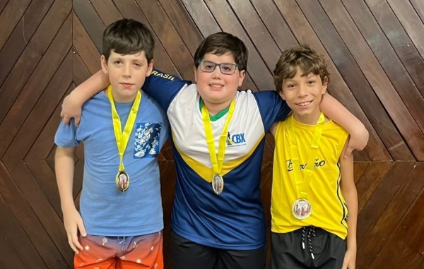 Menino prodígio de 11 anos é campeão absoluto no Circuito de Xadrez