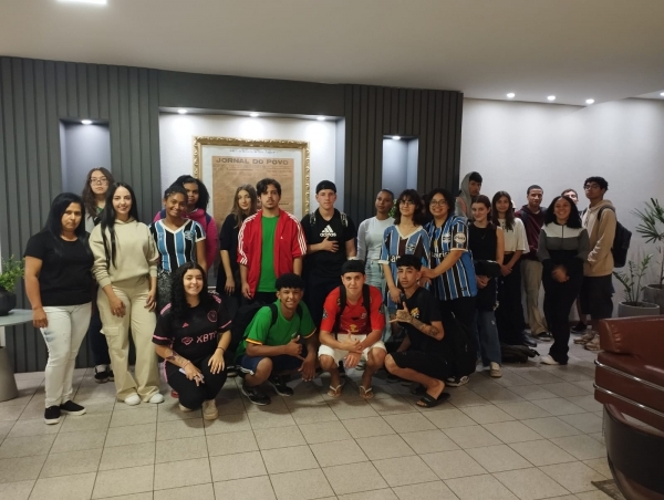 Alunos da escola Antônio Vicente conheceram o JP