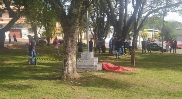 Comerciante comete suicídio em praça de Cachoeira do Sul 