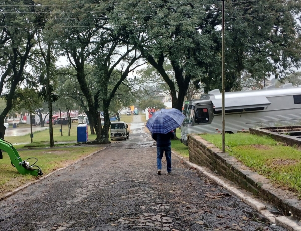 Baixo movimento e chuva seguem atrapalhando os expositores na 25° Fenarroz