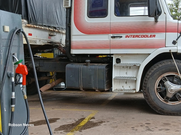 Mais caro, diesel acabou em dois postos