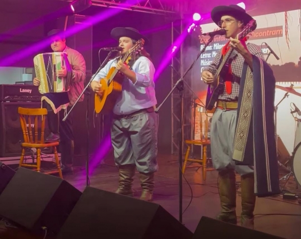 Música de Taylor Garin é campeã da Casilha Farrapa