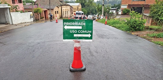 Cada um na sua
